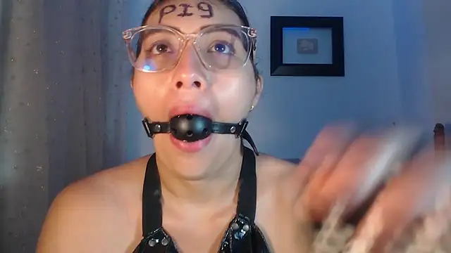 Snapshot of DaMikaela_ chatting on March 18, 2025, 7:20 pm DaMikaela online show from March 18, 2025, 7:20 pm