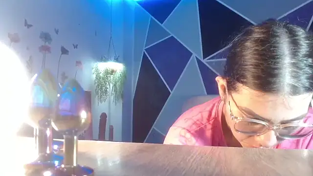 Snapshot of DaMikaela_ chatting on September 22, 2025, 6:43 pm DaMikaela online show from September 22, 2025, 6:43 pm