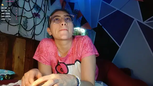 Snapshot of DaMikaela_ chatting on October 17, 2025, 7:27 pm DaMikaela online show from October 17, 2025, 7:27 pm