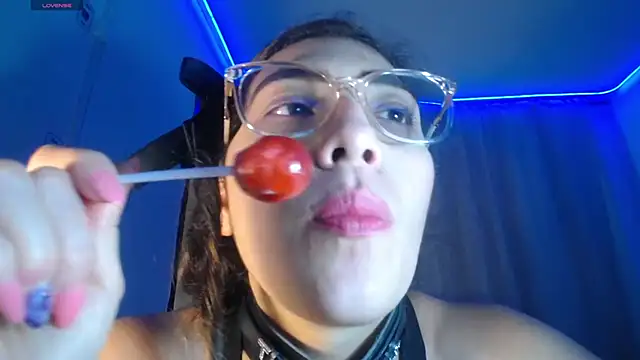 Snapshot of DaMikaela_ chatting on November 6, 2025, 6:53 pm DaMikaela online show from November 6, 2025, 6:53 pm