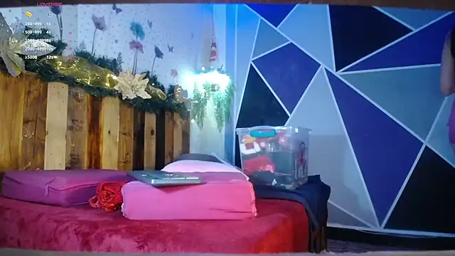 Snapshot of DaMikaela_ chatting on December 15, 2025, 7:07 pm DaMikaela online show from December 15, 2025, 7:07 pm