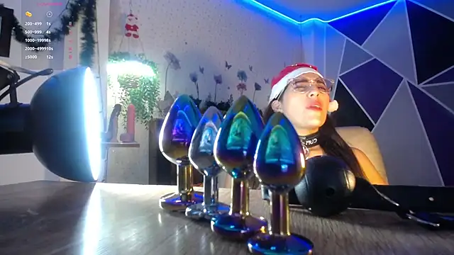 Snapshot of DaMikaela_ chatting on December 16, 2025, 6:57 pm DaMikaela online show from December 16, 2025, 6:57 pm