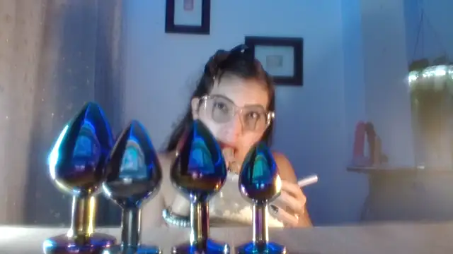 Snapshot of DaMikaela_ chatting on February 2, 2026, 5:11 pm DaMikaela online show from February 2, 2026, 5:11 pm