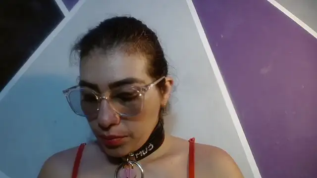 Snapshot of DaMikaela_ chatting on February 8, 2026, 2:31 pm DaMikaela online show from February 8, 2026, 2:31 pm