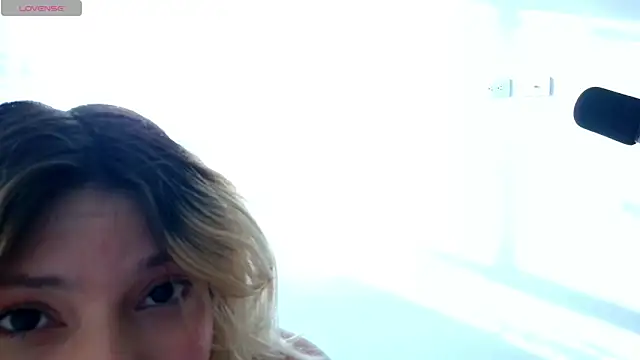 Ania jones online show from October 17, 2025, 9:39 pm