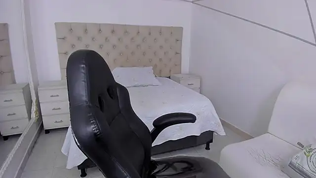 Snapshot of CinthiaCollins chatting on November 30, 2025, 3:49 pm CinthiaCollins online show from November 30, 2025, 3:49 pm