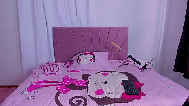 Snapshot of CinthiaCollins chatting on January 15, 2026, 4:11 pm CinthiaCollins online show from January 15, 2026, 4:11 pm