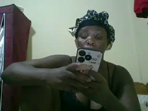 Snapshot of sweet-frida22 chatting on February 28, 2025, 8:28 pm sweet-frida22 online show from February 28, 2025, 8:28 pm