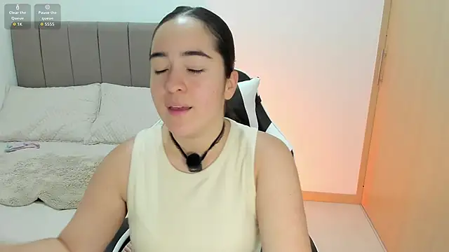 soyamandaa  online show from December 22, 2025, 10:40 pm