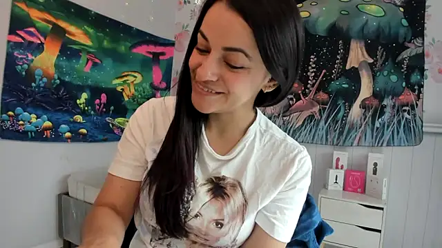 LovelyAzucena online show from October 16, 2025, 2:18 pm