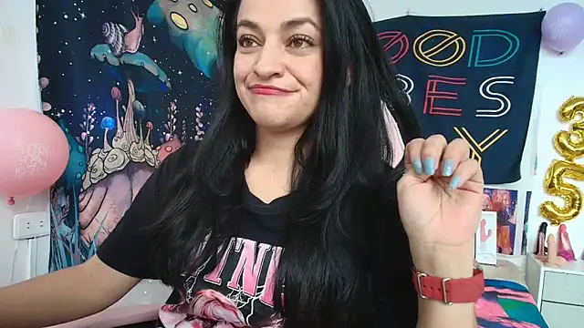 LovelyAzucena online show from May 15, 2026, 2:35 pm
