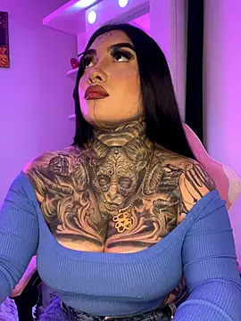 Snapshot of CloeeBeckam chatting on November 26, 2025, 10:27 am CloeeBeckam online show from November 26, 2025, 10:27 am