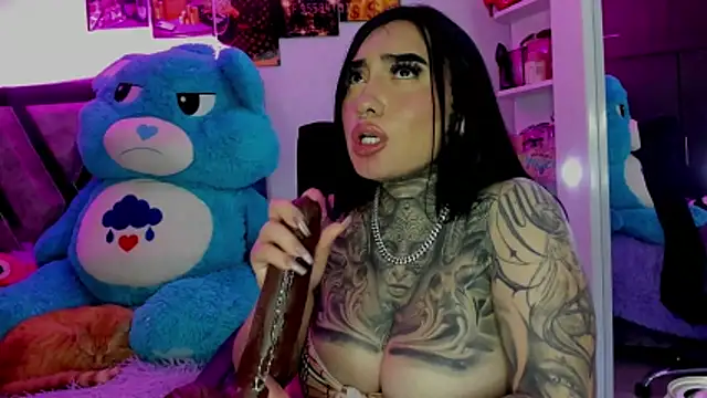 CloeeBeckam online show from May 10, 2026, 9:47 am