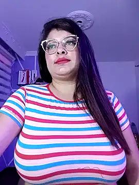 Snapshot of MiiaaJoness chatting on December 7, 2024, 6:26 pm MiiaaJoness online show from December 7, 2024, 6:26 pm