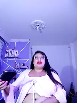 Snapshot of MiiaaJoness chatting on January 28, 2025, 6:17 pm MiiaaJoness online show from January 28, 2025, 6:17 pm