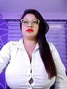 Snapshot of MiiaaJoness chatting on February 14, 2025, 6:08 pm MiiaaJoness online show from February 14, 2025, 6:08 pm