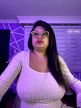 Snapshot of MiiaaJoness chatting on September 16, 2025, 2:40 pm MiiaaJoness online show from September 16, 2025, 2:40 pm