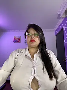 Snapshot of MiiaaJoness chatting on December 17, 2025, 2:45 pm MiiaaJoness online show from December 17, 2025, 2:45 pm