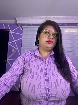 Snapshot of MiiaaJoness chatting on February 2, 2026, 3:11 pm MiiaaJoness online show from February 2, 2026, 3:11 pm