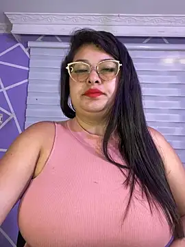 Snapshot of MiiaaJoness chatting on February 3, 2026, 6:57 pm MiiaaJoness online show from February 3, 2026, 6:57 pm