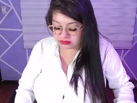 Snapshot of MiiaaJoness chatting on February 5, 2026, 5:12 am MiiaaJoness online show from February 5, 2026, 5:12 am