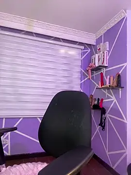 Snapshot of MiiaaJoness chatting on February 5, 2026, 5:17 pm MiiaaJoness online show from February 5, 2026, 5:17 pm