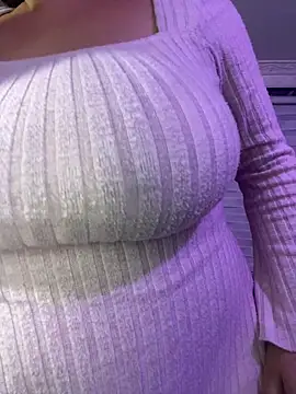 Snapshot of MiiaaJoness chatting on February 6, 2026, 5:23 am MiiaaJoness online show from February 6, 2026, 5:23 am