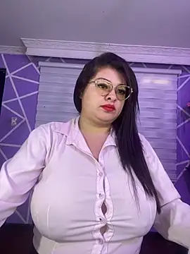 Snapshot of MiiaaJoness chatting on February 17, 2026, 2:57 pm MiiaaJoness online show from February 17, 2026, 2:57 pm