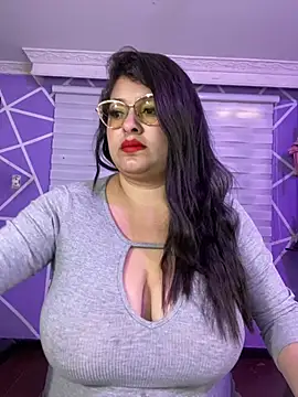 Snapshot of MiiaaJoness chatting on February 25, 2026, 2:59 pm MiiaaJoness online show from February 25, 2026, 2:59 pm