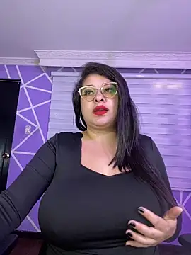 Snapshot of MiiaaJoness chatting on February 27, 2026, 3:01 pm MiiaaJoness online show from February 27, 2026, 3:01 pm