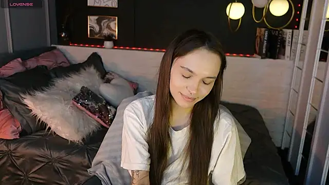 ChloeSunny online show from April 8, 2026, 9:15 pm
