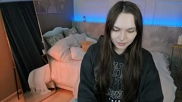 ChloeSunny online show from May 29, 2026, 2:04 pm