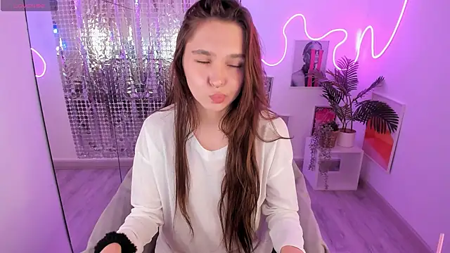 ChloeSunny online show from July 3, 2026, 6:09 am