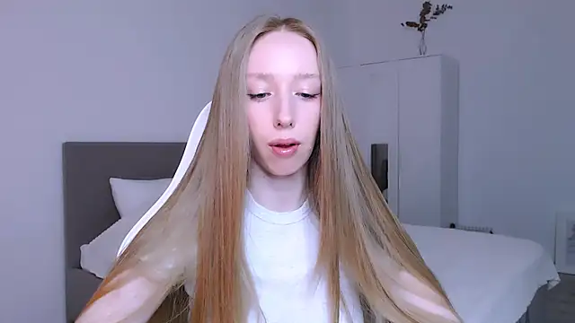 Luna insniity online show from November 11, 2025, 8:09 pm