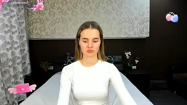Snapshot of Donna_Evans chatting on December 4, 2024, 11:57 pm Donna Evans online show from December 4, 2024, 11:57 pm