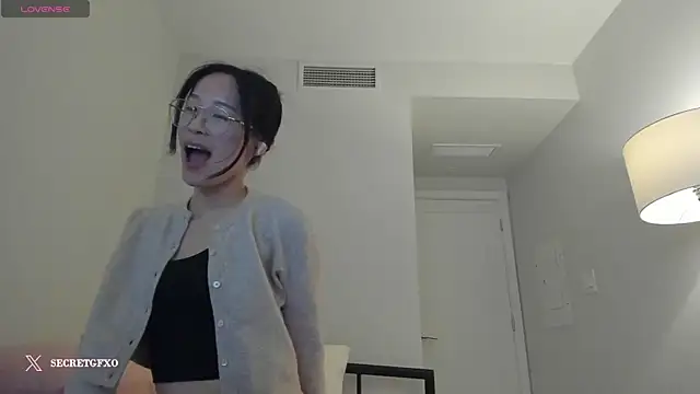 Snapshot of secretgirlfriendxo chatting on December 10, 2024, 7:16 am secretgirlfriendxo online show from December 10, 2024, 7:16 am