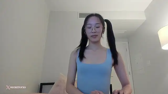 Snapshot of secretgirlfriendxo chatting on December 29, 2024, 8:44 am secretgirlfriendxo online show from December 29, 2024, 8:44 am