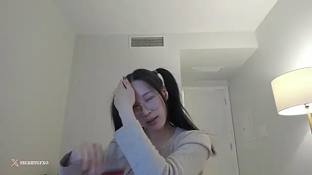 Snapshot of secretgirlfriendxo chatting on February 9, 2025, 4:25 am secretgirlfriendxo online show from February 9, 2025, 4:25 am