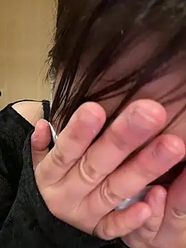 SUZU  online show from May 14, 2026, 12:34 pm