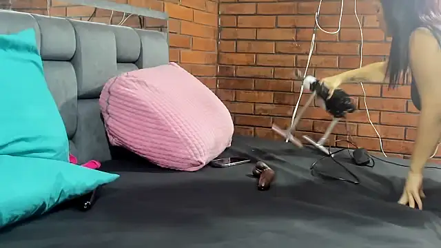 Couple Gold69 online show from October 23, 2025, 9:08 am