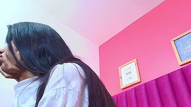 Snapshot of littlee_emilyy_ chatting on January 28, 2025, 8:57 am littlee emilyy  online show from January 28, 2025, 8:57 am