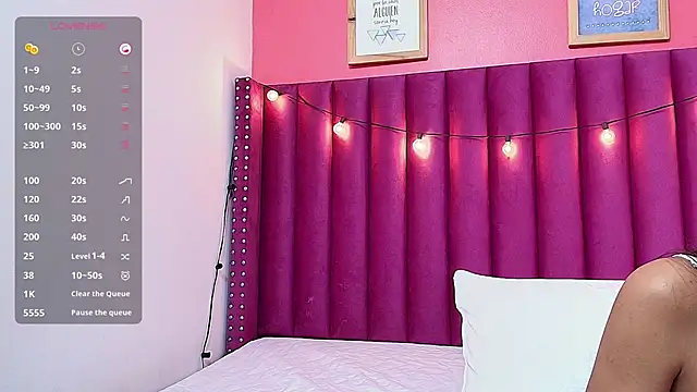 Snapshot of littlee_emilyy_ chatting on February 21, 2025, 6:07 am littlee emilyy  online show from February 21, 2025, 6:07 am