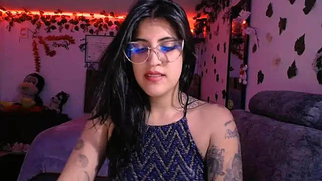 Snapshot of azahar__ziiz chatting on January 16, 2025, 5:00 am azahar ziiz online show from January 16, 2025, 5:00 am