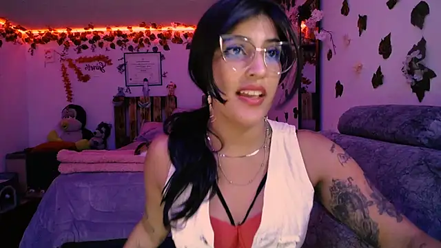 Snapshot of azahar__ziiz chatting on February 7, 2025, 3:01 am azahar ziiz online show from February 7, 2025, 3:01 am