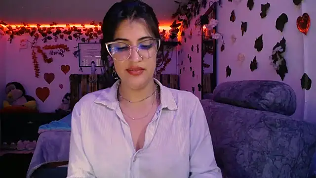 Snapshot of azahar__ziiz chatting on March 3, 2025, 8:43 pm azahar ziiz online show from March 3, 2025, 8:43 pm