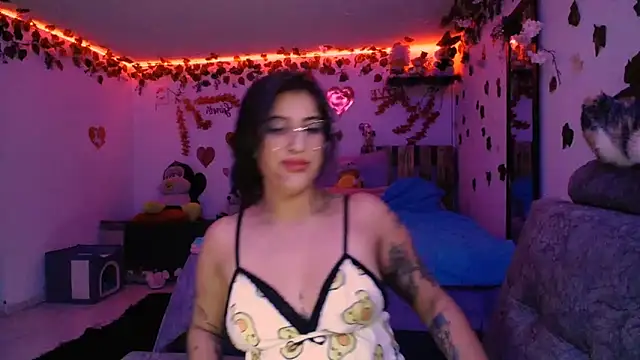 Snapshot of azahar__ziiz chatting on March 5, 2025, 2:14 am azahar ziiz online show from March 5, 2025, 2:14 am