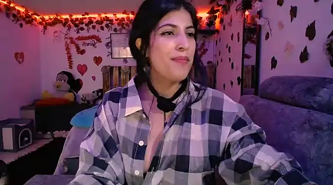 Snapshot of azahar__ziiz chatting on March 9, 2025, 5:39 pm azahar ziiz online show from March 9, 2025, 5:39 pm