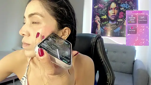 andykiuty online show from December 2, 2025, 4:02 pm