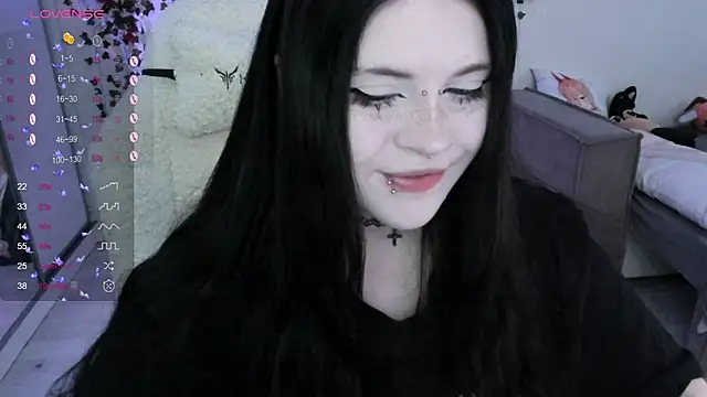 SelenaCute online show from October 17, 2025, 5:32 am