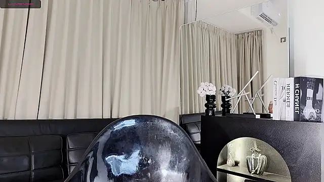 Snapshot of lvy-w chatting on January 17, 2026, 11:37 am lvy-w online show from January 17, 2026, 11:37 am